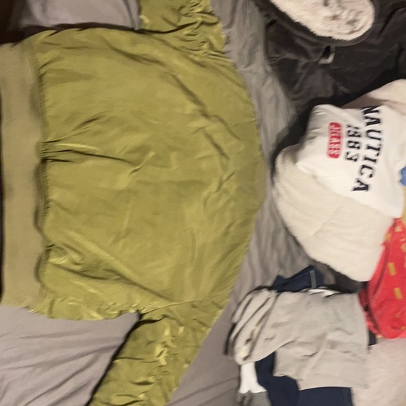 Army Green MNML Bomber XL - Picture 2 of 5